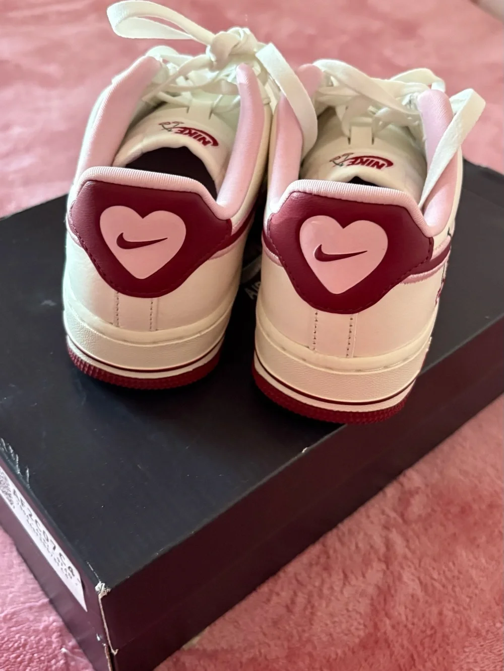 Nike Kids White and Pink Low-Top Sneakers with Maroon Swoosh